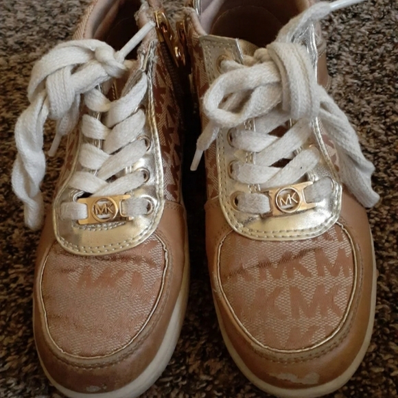 Michael Kors - Picture 1 of 5